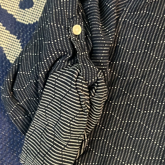 ⭐️Gap button up - Picture 3 of 3